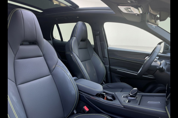 Lynk & Co 01 1.5 More, nieuw model, vol opties! Panoramadak, trekhaak, 360 camera, 1/2 lederen sportinterieur, NL auto met nap