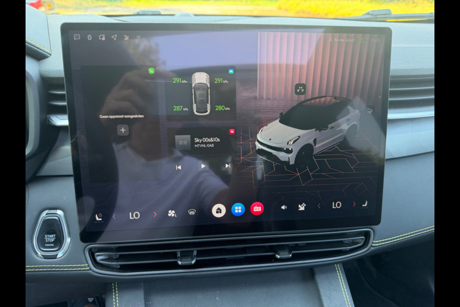 Lynk & Co 01 1.5 More, nieuw model, vol opties! Panoramadak, trekhaak, 360 camera, 1/2 lederen sportinterieur, NL auto met nap