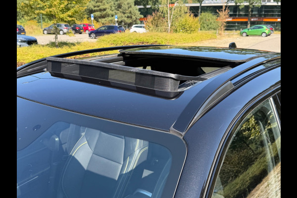 Lynk & Co 01 1.5 More, nieuw model, vol opties! Panoramadak, trekhaak, 360 camera, 1/2 lederen sportinterieur, NL auto met nap