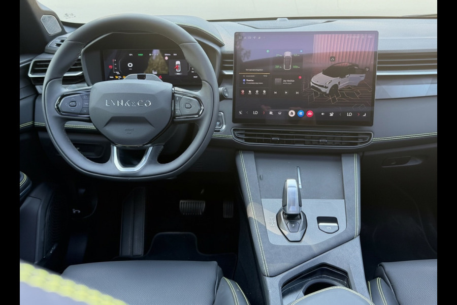 Lynk & Co 01 1.5 More, nieuw model, vol opties! Panoramadak, trekhaak, 360 camera, 1/2 lederen sportinterieur, NL auto met nap