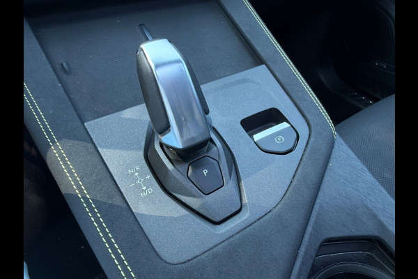 Lynk & Co 01 1.5 More, nieuw model, vol opties! Panoramadak, trekhaak, 360 camera, 1/2 lederen sportinterieur, NL auto met nap