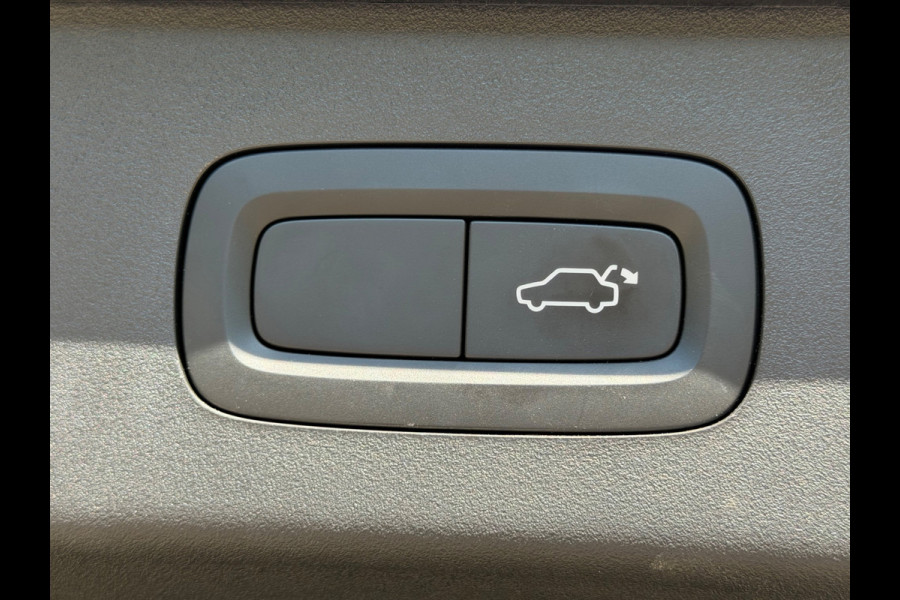 Lynk & Co 01 1.5 More, nieuw model, vol opties! Panoramadak, trekhaak, 360 camera, 1/2 lederen sportinterieur, NL auto met nap