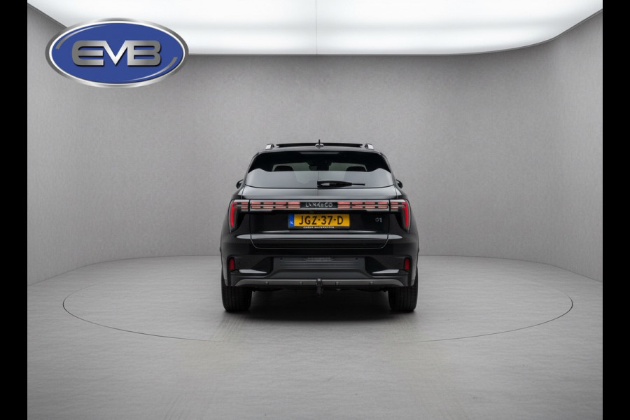 Lynk & Co 01 1.5 More, nieuw model, vol opties! Panoramadak, trekhaak, 360 camera, 1/2 lederen sportinterieur, NL auto met nap