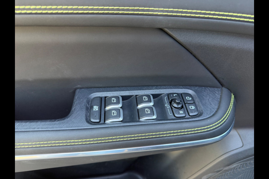 Lynk & Co 01 1.5 More, nieuw model, vol opties! Panoramadak, trekhaak, 360 camera, 1/2 lederen sportinterieur, NL auto met nap