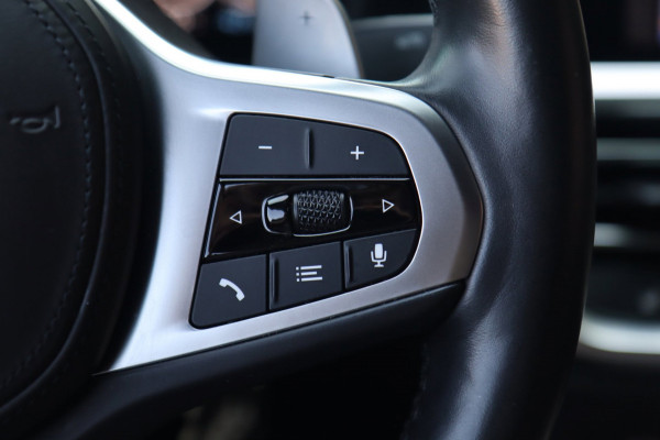 BMW 3-serie 320e M Sport / ACC / CAMERA / LEDER / CARPLAY / STUUR+STOELVERW