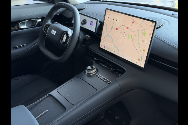 GEELY E5 Pro+ 68 kWh | LONG RANGE 475 Km wltp | 8 Jaar Garantie | Verwarmde & Gekoelde Stoelen | 360° View | Warmtepomp | Leder | Blindsp