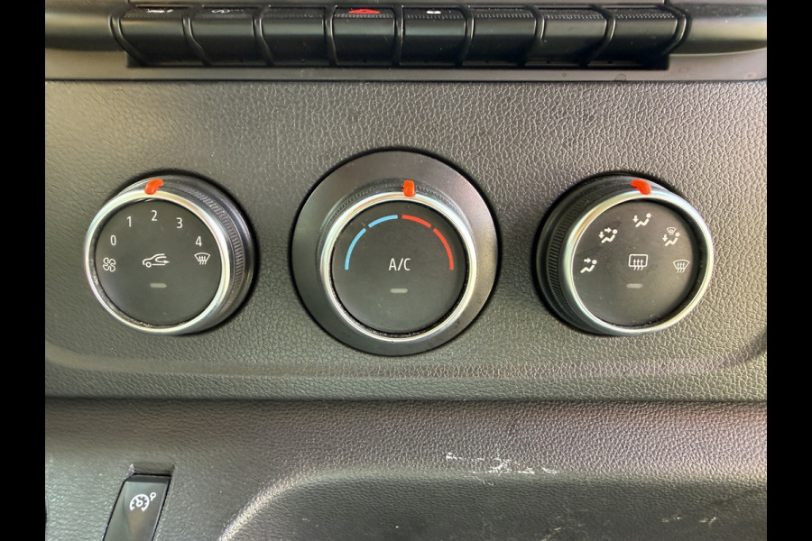 Renault Master Plancher T35 2.3 DCI 150PK Automaat LED Airco Cruise Control Camera Foodtruck Meubelbak Paardenwagen