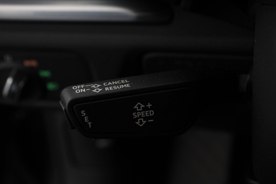 Audi A3 Sportback 35 TFSI 150pk Automaat S-Line Sport Climate Control Parkeer sensoren Full Led Stoelverwarming Lichtmetalen Velgen