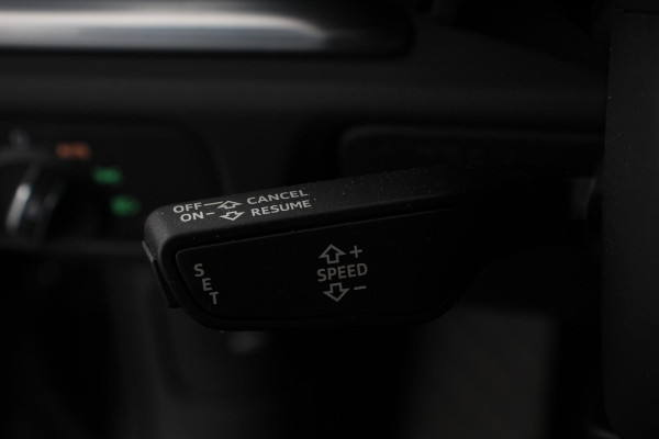 Audi A3 Sportback 35 TFSI 150pk Automaat S-Line Sport Climate Control Parkeer sensoren Full Led Stoelverwarming Lichtmetalen Velgen