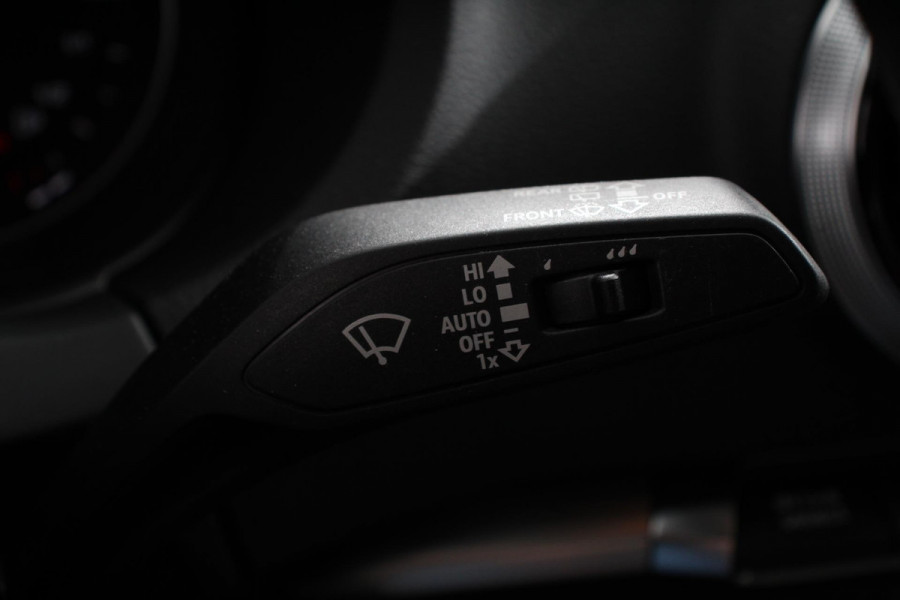 Audi A3 Sportback 35 TFSI 150pk Automaat S-Line Sport Climate Control Parkeer sensoren Full Led Stoelverwarming Lichtmetalen Velgen