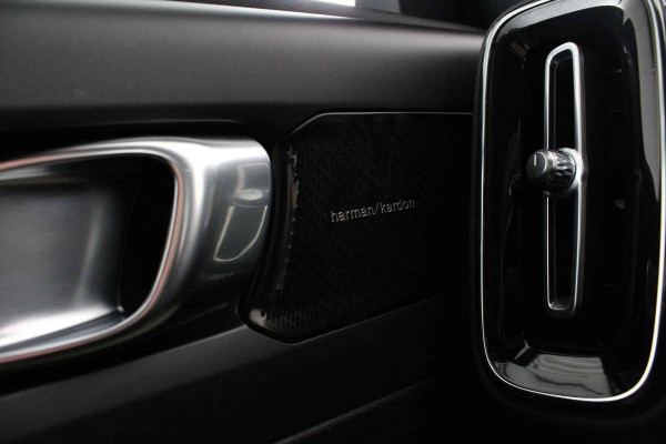 Volvo XC40 1.5 T3 R-Design > Trekhaak/H&K/Zwart dak/Winterpakket pro...