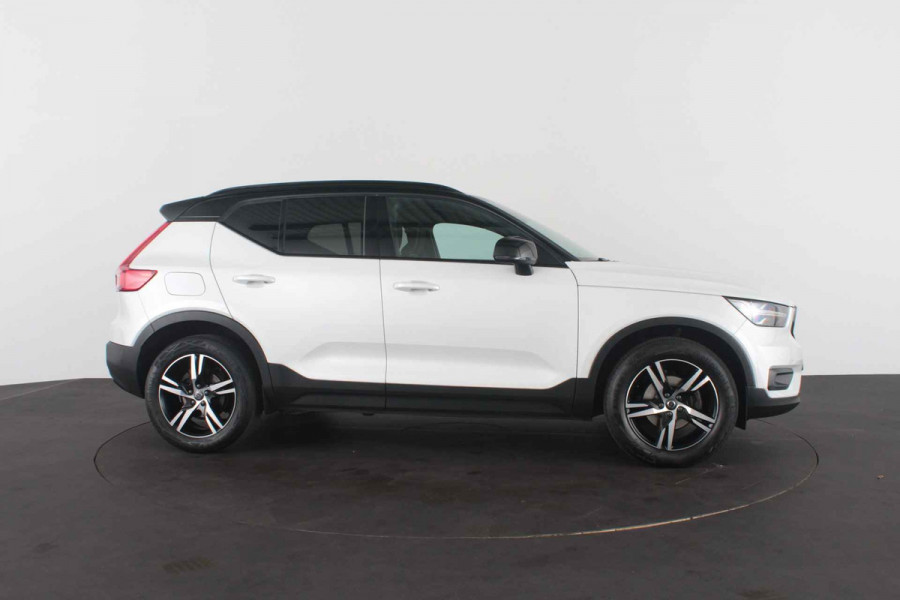 Volvo XC40 1.5 T3 R-Design > Trekhaak/H&K/Zwart dak/Winterpakket pro...