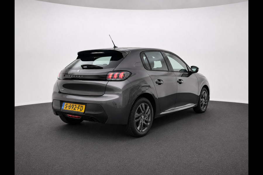 Peugeot 208 1.2 PureTech Active Pack Navigatie Apple CarPlay Android Auto Parkeerhulp achter Cruise Control Airco Bluetooth All Season banden Lichtmetalen velgen