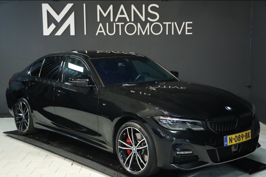 BMW 3-serie 320e M Sport / ACC / CAMERA / LEDER / CARPLAY / STUUR+STOELVERW