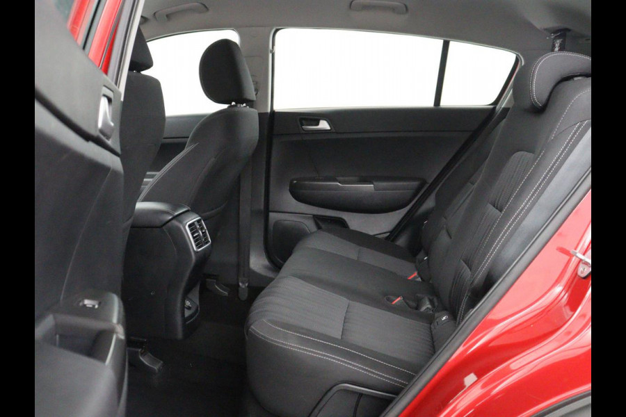 Kia Sportage 1.6 GDI DynamicLine | Cruise control | Navigatie | Carplay | Climate control | Park assist | Trekhaak