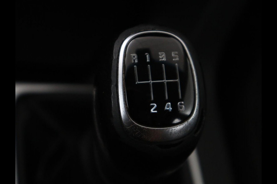 Kia Sportage 1.6 GDI DynamicLine | Cruise control | Navigatie | Carplay | Climate control | Park assist | Trekhaak