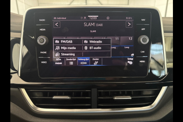 Volkswagen T-Roc TSI 110PK R-LINE BUSINESS CAMERA/MASSAGE/IQ.LIGHT