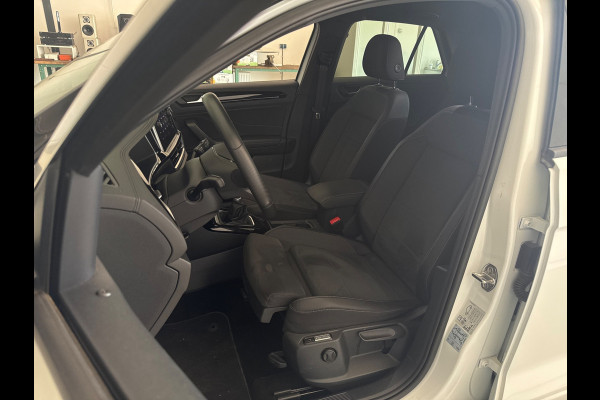 Volkswagen T-Roc TSI 110PK R-LINE BUSINESS CAMERA/MASSAGE/IQ.LIGHT