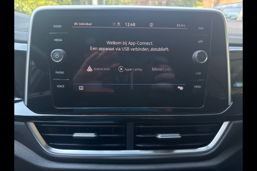 Volkswagen T-Roc TSI 110PK R-LINE BUSINESS CAMERA/MASSAGE/IQ.LIGHT