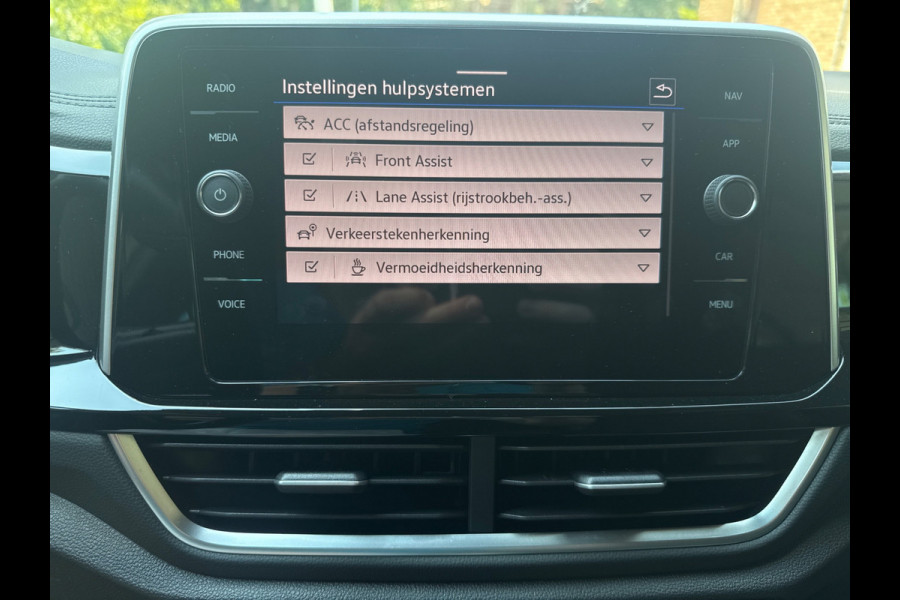 Volkswagen T-Roc TSI 110PK R-LINE BUSINESS CAMERA/MASSAGE/IQ.LIGHT