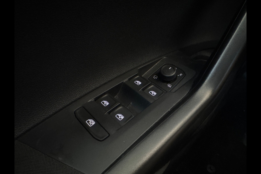 Volkswagen Taigo TSI 110PK LIFE CARPLAY/TREKHAAK/PARKEERSENSOREN