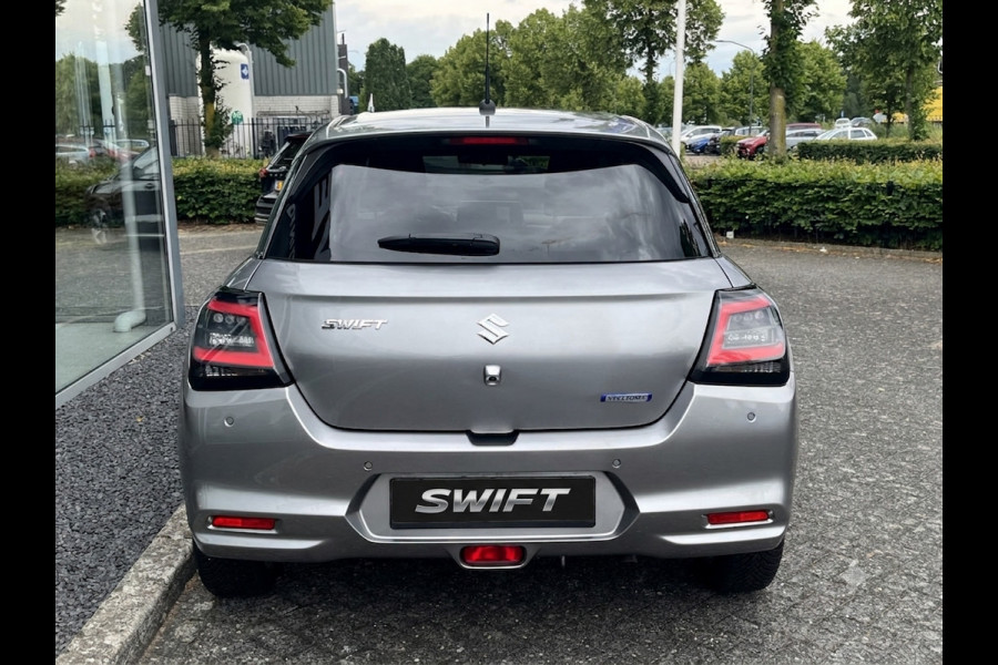 Suzuki Swift 1.2 Smart Hybrid Select CVT Automaat || In meerdere kleuren uit voorraad leverbaar | Adapt. Cruise | Camera | Stoelverwarming | 16'' | Dodehoek | Carplay/Android Auto | Smart Entry |