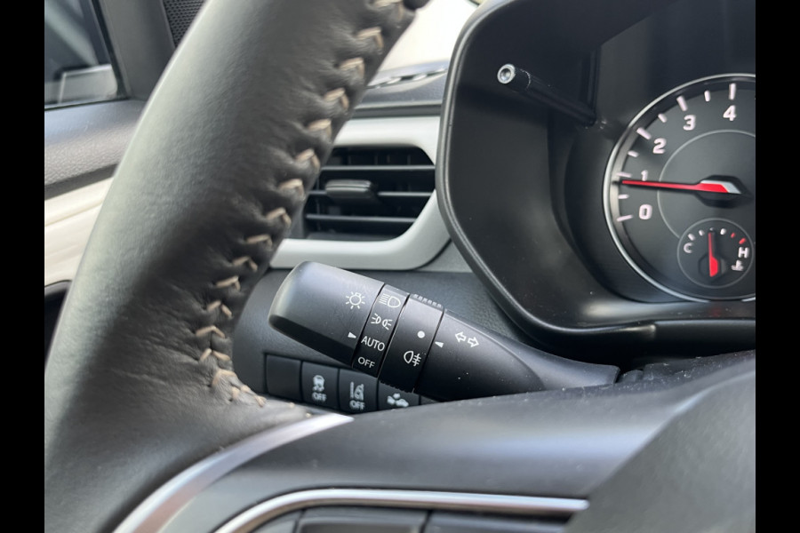 Suzuki Swift 1.2 Smart Hybrid Select CVT Automaat || In meerdere kleuren uit voorraad leverbaar | Adapt. Cruise | Camera | Stoelverwarming | 16'' | Dodehoek | Carplay/Android Auto | Smart Entry |