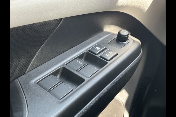 Suzuki Swift 1.2 Smart Hybrid Select CVT Automaat || In meerdere kleuren uit voorraad leverbaar | Adapt. Cruise | Camera | Stoelverwarming | 16'' | Dodehoek | Carplay/Android Auto | Smart Entry |