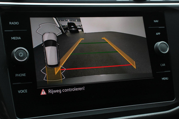 Volkswagen Tiguan Allspace 1.5 TSI 150pk DSG Move 7p. Navigatie Apple Carplay/Android Auto Wireless Trekhaak Parkeersensoren Camera Adaptive Cruise Control Stoel-en stuurverwarming Climate Control