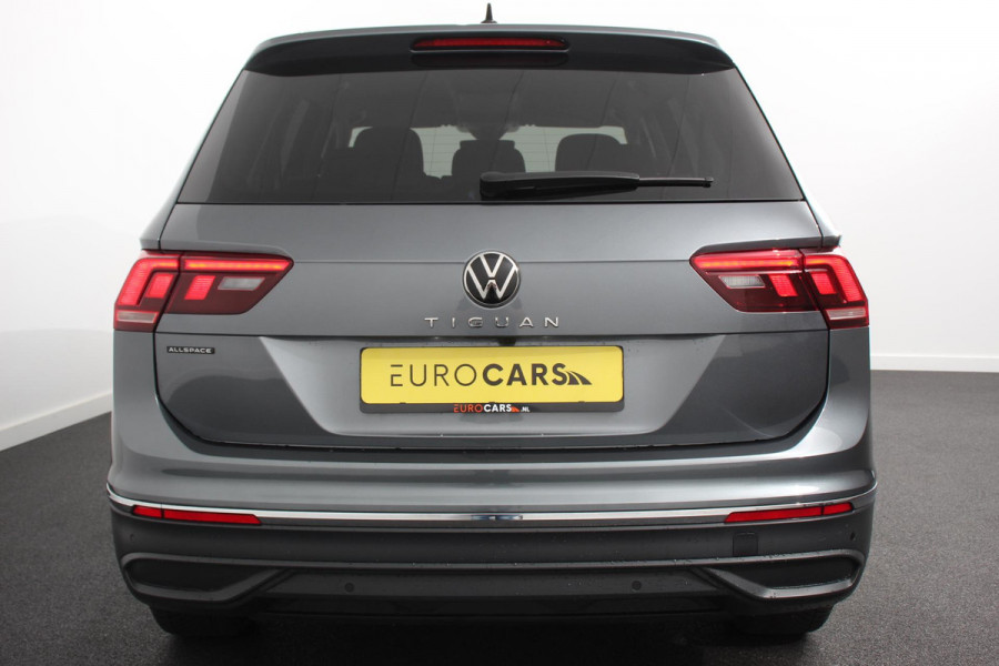 Volkswagen Tiguan Allspace 1.5 TSI 150pk DSG Move 7p. Navigatie Apple Carplay/Android Auto Wireless Trekhaak Parkeersensoren Camera Adaptive Cruise Control Stoel-en stuurverwarming Climate Control
