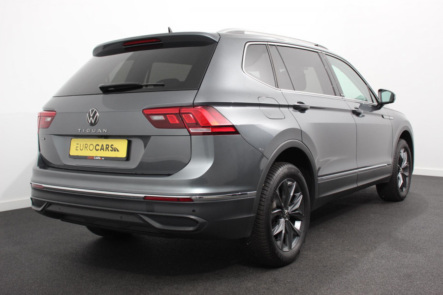 Volkswagen Tiguan Allspace 1.5 TSI 150pk DSG Move 7p. Navigatie Apple Carplay/Android Auto Wireless Trekhaak Parkeersensoren Camera Adaptive Cruise Control Stoel-en stuurverwarming Climate Control