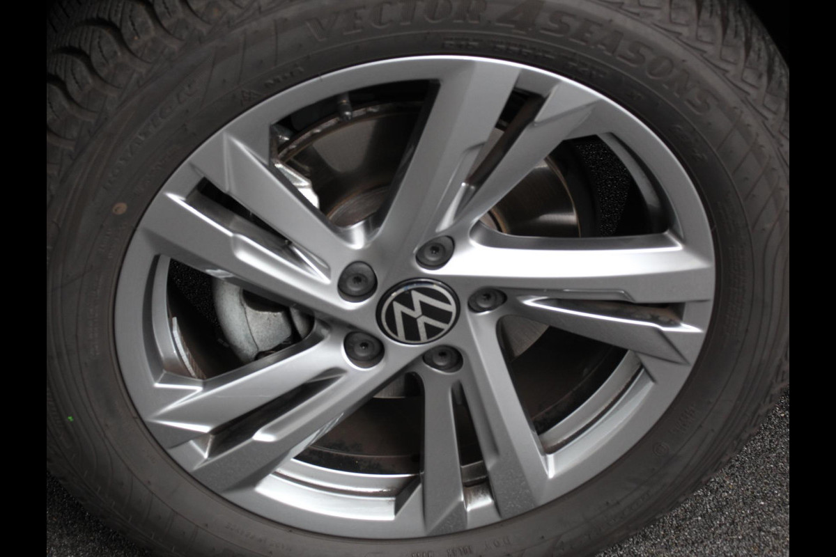 Volkswagen T-Roc 1.5 TSI 150pk DSG R-Line Navigatie Apple Carplay/Android Auto Parkeersensoren Camera Adaptive Cruise Control Dab Digitale Cockpit