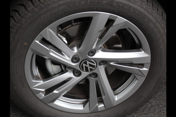 Volkswagen T-Roc 1.5 TSI 150pk DSG R-Line Navigatie Apple Carplay/Android Auto Parkeersensoren Camera Adaptive Cruise Control Dab Digitale Cockpit