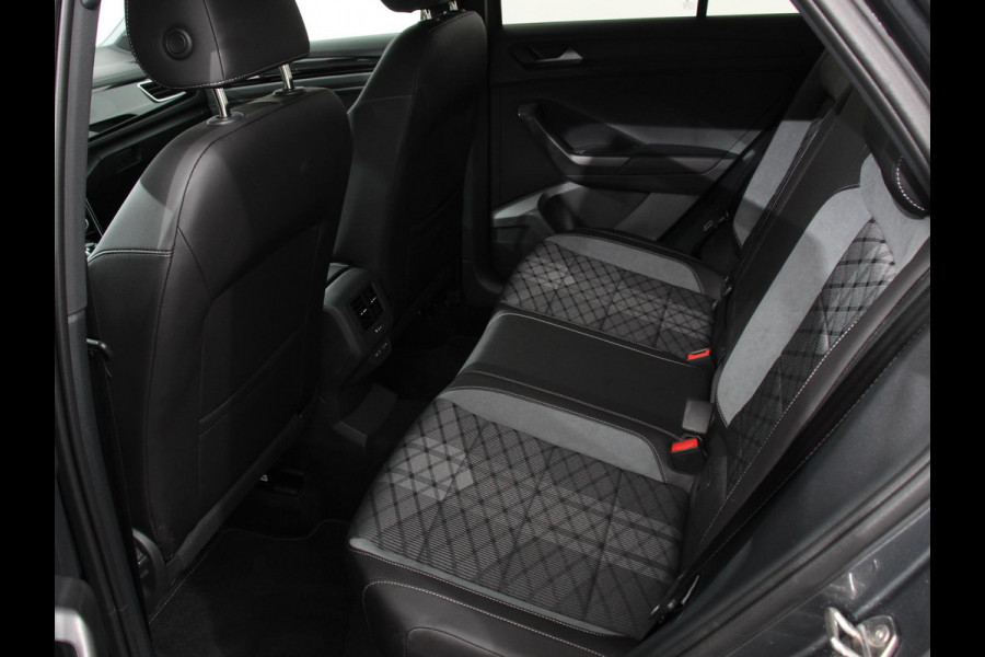 Volkswagen T-Roc 1.5 TSI 150pk DSG R-Line Navigatie Apple Carplay/Android Auto Parkeersensoren Camera Adaptive Cruise Control Dab Digitale Cockpit
