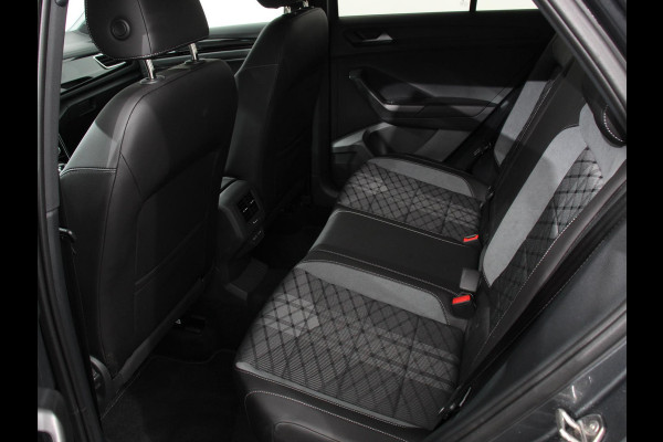 Volkswagen T-Roc 1.5 TSI 150pk DSG R-Line Navigatie Apple Carplay/Android Auto Parkeersensoren Camera Adaptive Cruise Control Dab Digitale Cockpit