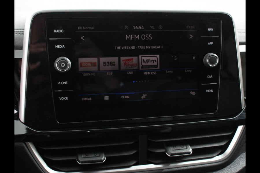 Volkswagen T-Roc 1.5 TSI 150pk DSG R-Line Navigatie Apple Carplay/Android Auto Parkeersensoren Camera Adaptive Cruise Control Dab Digitale Cockpit
