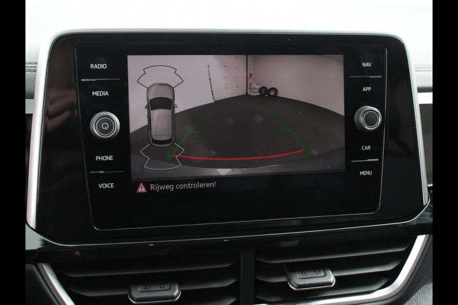 Volkswagen T-Roc 1.5 TSI 150pk DSG R-Line Navigatie Apple Carplay/Android Auto Parkeersensoren Camera Adaptive Cruise Control Dab Digitale Cockpit