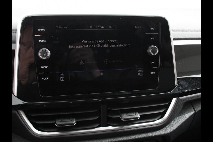 Volkswagen T-Roc 1.5 TSI 150pk DSG R-Line Navigatie Apple Carplay/Android Auto Parkeersensoren Camera Adaptive Cruise Control Dab Digitale Cockpit