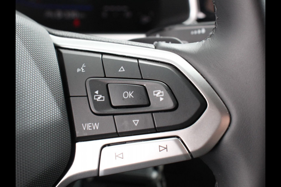 Volkswagen T-Roc 1.5 TSI 150pk DSG R-Line Navigatie Apple Carplay/Android Auto Parkeersensoren Camera Adaptive Cruise Control Dab Digitale Cockpit