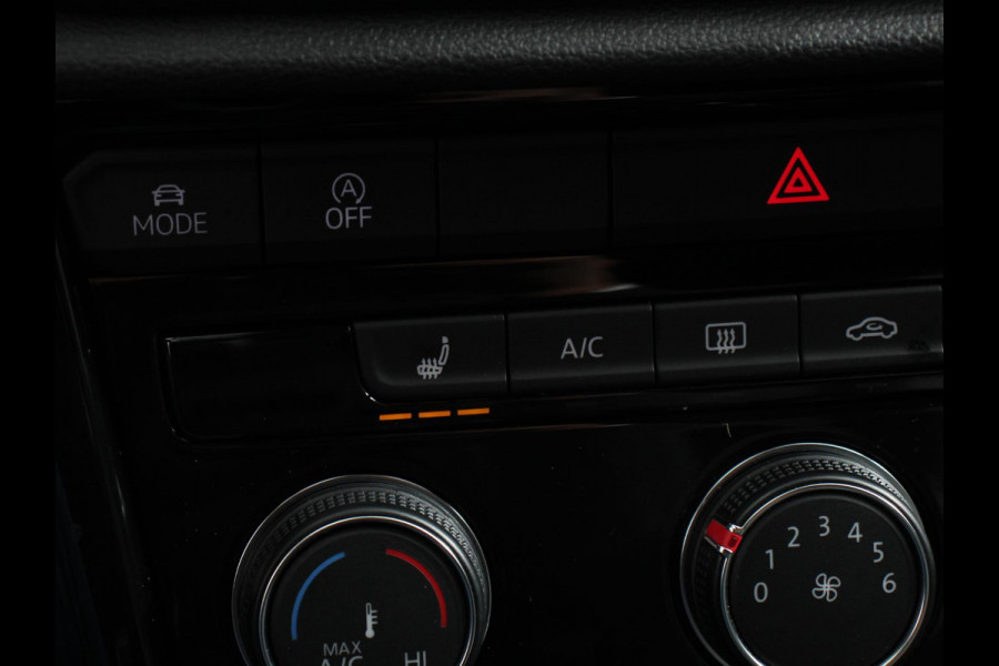 Volkswagen T-Roc 1.5 TSI 150pk DSG R-Line Navigatie Apple Carplay/Android Auto Parkeersensoren Camera Adaptive Cruise Control Dab Digitale Cockpit