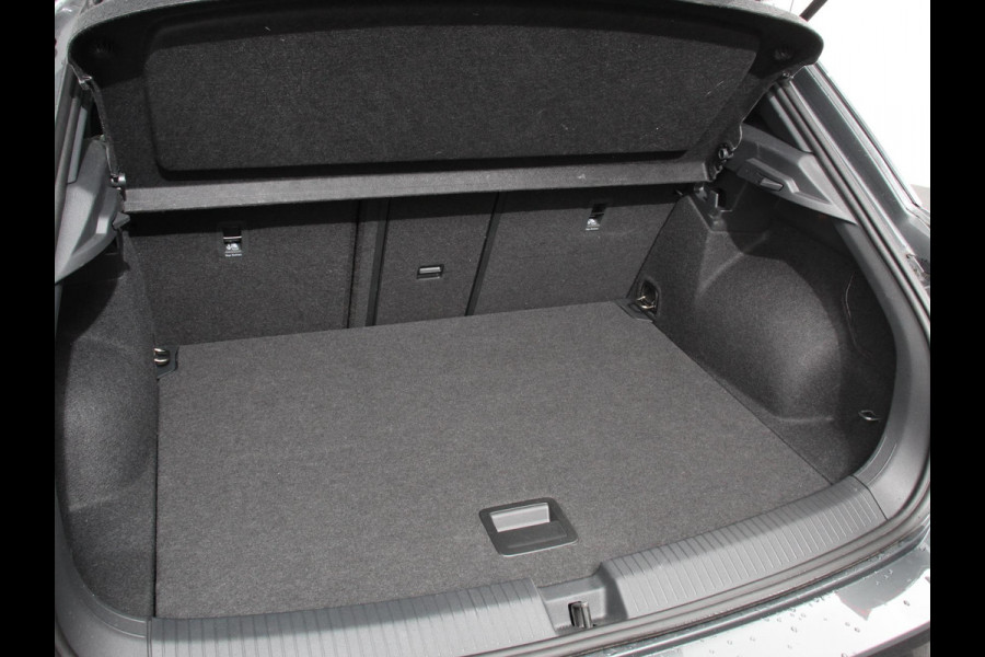 Volkswagen T-Roc 1.5 TSI 150pk DSG R-Line Navigatie Apple Carplay/Android Auto Parkeersensoren Camera Adaptive Cruise Control Dab Digitale Cockpit