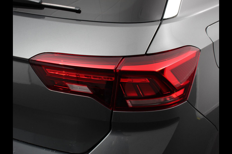 Volkswagen T-Roc 1.5 TSI 150pk DSG R-Line Navigatie Apple Carplay/Android Auto Parkeersensoren Camera Adaptive Cruise Control Dab Digitale Cockpit