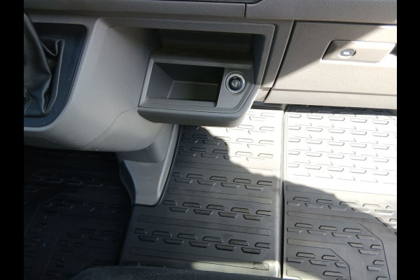 MAN TGE 3.180 35 2.0 S PICK UP L3 DSG LUXE 3 PERSONEN