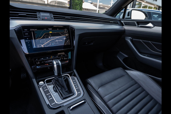 Volkswagen Passat Variant 1.4 TSI GTE | Pano | Leder | Surround View | Trekhaak | BTW