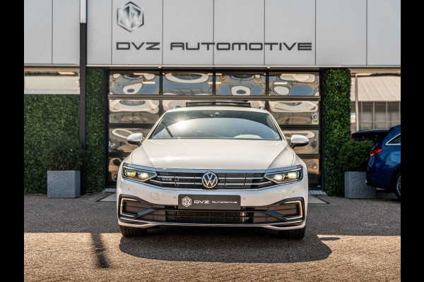 Volkswagen Passat Variant 1.4 TSI GTE | Pano | Leder | Surround View | Trekhaak | BTW