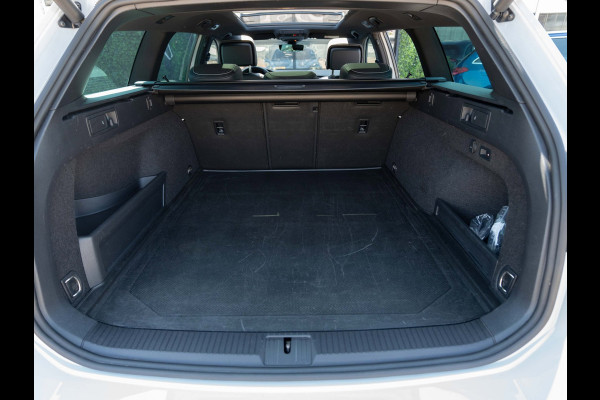 Volkswagen Passat Variant 1.4 TSI GTE | Pano | Leder | Surround View | Trekhaak | BTW