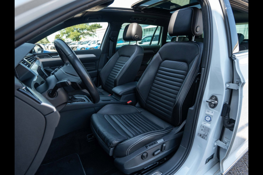 Volkswagen Passat Variant 1.4 TSI GTE | Pano | Leder | Surround View | Trekhaak | BTW