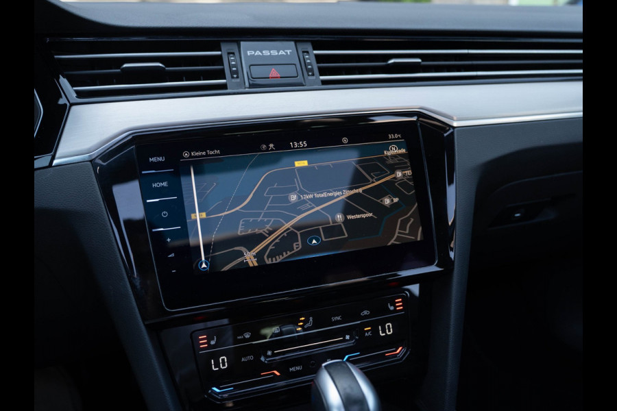 Volkswagen Passat Variant 1.4 TSI GTE | Pano | Leder | Surround View | Trekhaak | BTW