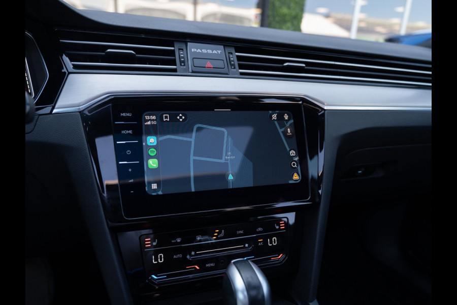Volkswagen Passat Variant 1.4 TSI GTE | Pano | Leder | Surround View | Trekhaak | BTW