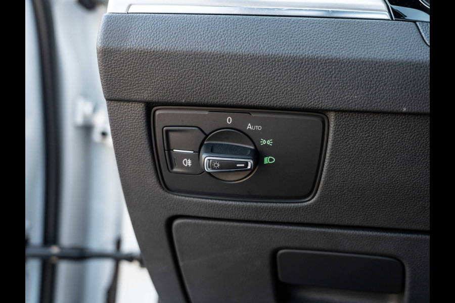 Volkswagen Passat Variant 1.4 TSI GTE | Pano | Leder | Surround View | Trekhaak | BTW